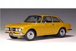 AUTOart Alfa Romeo 1750 GTV 1967 Giallo Ocra LHD 1:18 70103