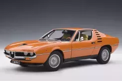 AUTOart Alfa Romeo Montreal 1970 Orange 1:18 70172