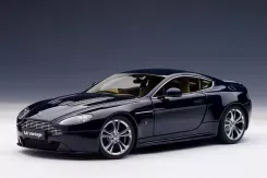 AUTOart Aston Martin V12 Vantage 2010 Midnight Blue 1:18 70205