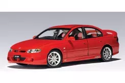 AUTOart HSV VT2 GTS300 Stingred 1:18 73423
