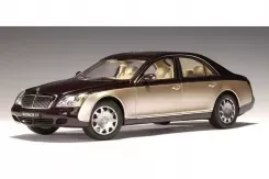 AUTOart Maybach 57 SWB Ayers Rock Red Rocky Mountains Brown Bright 1:18 76153