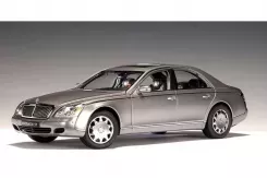 AUTOart Maybach 57 SWB Himilayas Grey 1:18 76152
