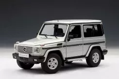 AUTOart Mercedes-Benz G Model SWB W463 Silver 1:18 76112
