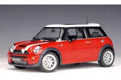 AUTOart Mini Cooper S R53 with optional kit red 1:18 74846