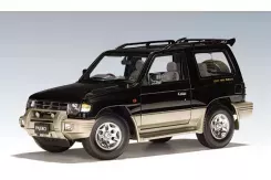 AUTOart Mitsubishi Pajero SWB V20 1998 Black 1:18 77122