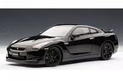 AUTOart Nissan GT-R R35 Super Black with Matt Black Wheels 1:18 77394