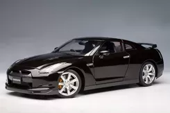 AUTOart Nissan GT-R V-spec R35 Opal Black 1:18 77398