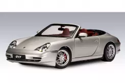 AUTOart Porsche 911 996 Carrera Convertible Facelift 2001 Arktissilber Metall 1:18 77855
