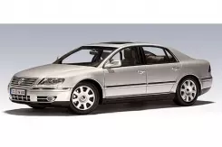 AUTOart Volkswagen Phaeton Silver Metallic 1:18 79742