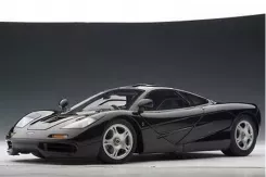 Autoart McLaren F1 Short Tail Road Car 1994 Jet Black Metallic 1:18 76002