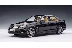 Autoart Mercedes-Benz C63 AMG W204 black 1:18 76268